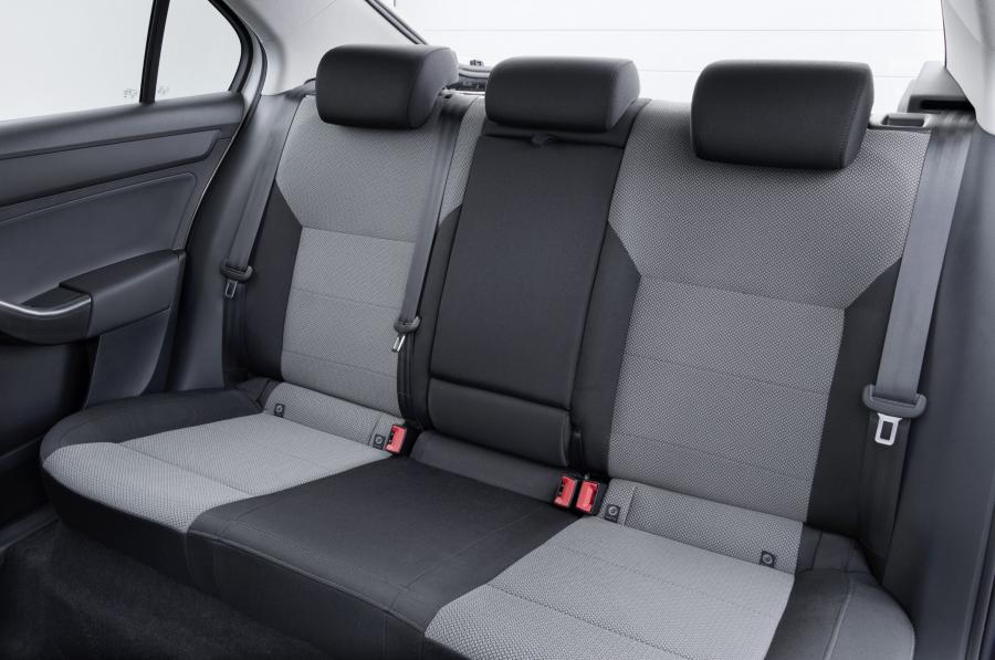  Skoda Rapid 2012 года  (фото 18 из 55)